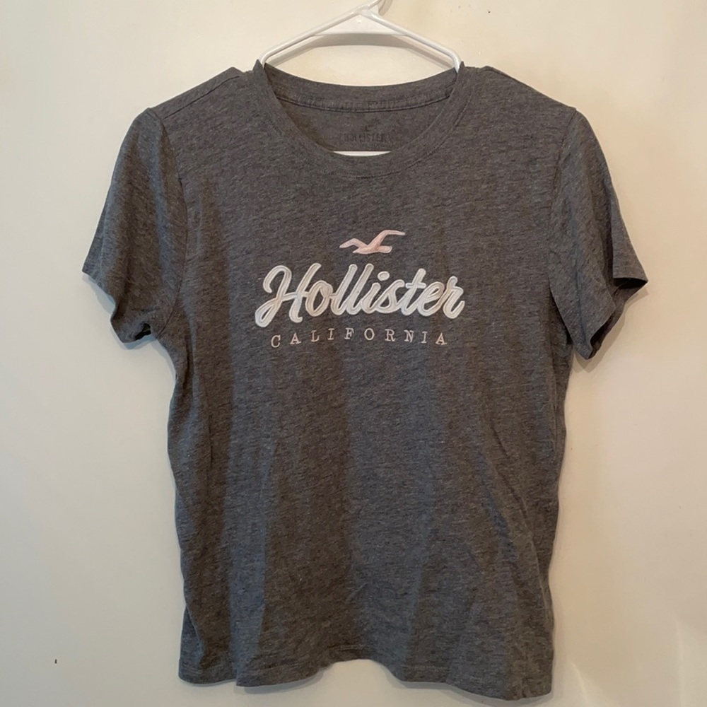 hollister logo tee shirt